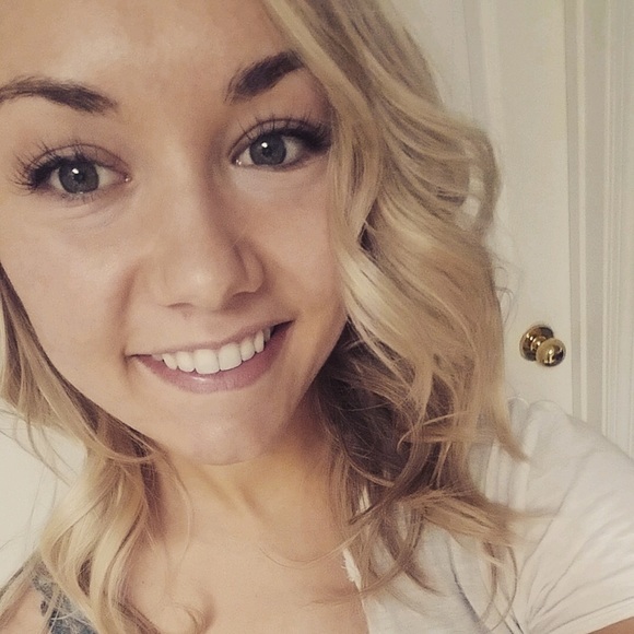 Meet your Posher, Victoria - Picture 1 of 1